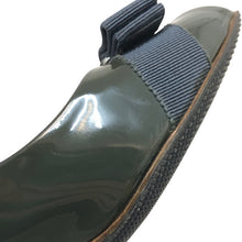 画像をギャラリービューアに読み込む, Salvatore Ferragamo フェラガモ オープントゥ ヴァラリボン パンプス エナメル ダークグリーン 7cmヒール サイズ7(24cm相当)【中古】レディース