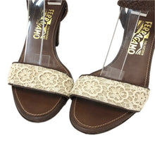 画像をギャラリービューアに読み込む, Salvatore Ferragamo フェラガモ アンクルストラップ サンダル レース×レザー アイボリー×ブラウン 9cmヒール サイズ7(24cm相当)【中古】レディース