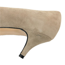 画像をギャラリービューアに読み込む, Salvatore Ferragamo フェラガモ ポインテッドトゥ パンプス スウェード グレージュ 6cmヒール サイズ7(24cm相当)【中古】【美品】レディース