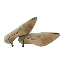画像をギャラリービューアに読み込む, Salvatore Ferragamo フェラガモ ポインテッドトゥ パンプス スウェード グレージュ 6cmヒール サイズ7(24cm相当)【中古】【美品】レディース