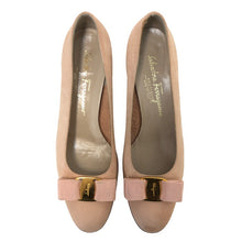 画像をギャラリービューアに読み込む, Salvatore Ferragamo フェラガモ ヴァラリボン アーモンドトゥ パンプス レザー ピンク ローヒール サイズ7.5(24.5cm相当)【中古】レディース
