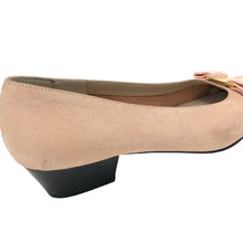 画像をギャラリービューアに読み込む, Salvatore Ferragamo フェラガモ ヴァラリボン アーモンドトゥ パンプス レザー ピンク ローヒール サイズ7.5(24.5cm相当)【中古】レディース