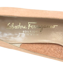 画像をギャラリービューアに読み込む, Salvatore Ferragamo フェラガモ ヴァラリボン アーモンドトゥ パンプス レザー ピンク ローヒール サイズ7.5(24.5cm相当)【中古】レディース