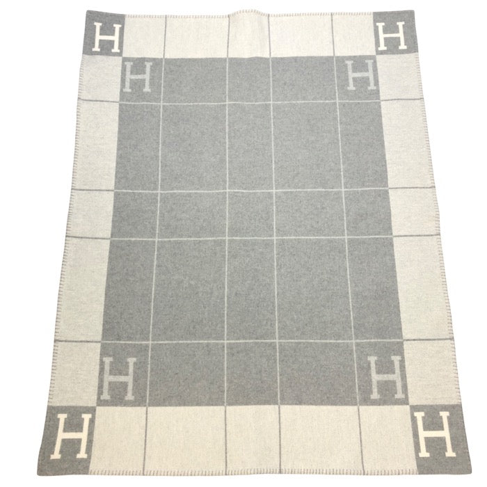 エルメス プレード アヴァロンⅢ ブランケット エクリュ・グリ クレール HERMES エルメス プレード アヴァロンⅢ ブランケット ひざ掛け