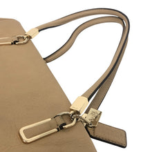 画像をギャラリービューアに読み込む, COACH コーチ マディソン 25169 マデリン イースト ウェスト サッチェル スモール 2WAY ショルダーバッグ レザー ベージュ【中古】レディース