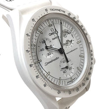 画像をギャラリービューアに読み込む, OMEGA × Swatch オメガ×スウォッチ MISSION TO THE MOONPHASE スヌーピー SO33W700 腕時計 クオーツ ホワイト文字盤 42mm【中古】【新品同様】【美品】メンズ