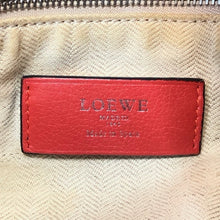 画像をギャラリービューアに読み込む, LOEWE ロエベ デュナス アナグラム ショルダーバッグ レザー レッド系【中古】レディース
