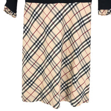 画像をギャラリービューアに読み込む, Burberry London バーバリーロンドン ワンピース ノバチェック切替え 7分袖 コサージュ付 ブラック×ベージュ サイズ150A【中古】ガールズ