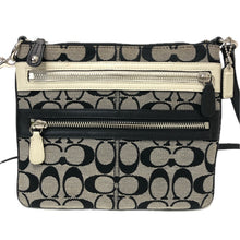 画像をギャラリービューアに読み込む, COACH コーチ ショルダーバッグ シグネチャーキャンバス ブラック【中古】レディース