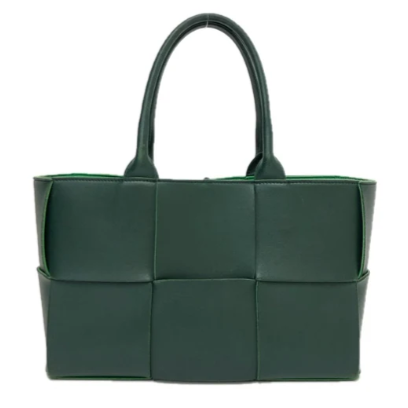 静かなるラグジュアリー──BOTTEGA VENETA（ボッテガ・ヴェネタ）の魅力と資産価値