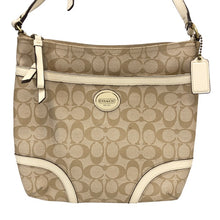 画像をギャラリービューアに読み込む, COACH コーチ シグネチャー柄 ショルダーバッグ F18926 ベージュ×アイボリー【中古】レディース
