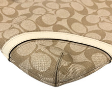 画像をギャラリービューアに読み込む, COACH コーチ シグネチャー柄 ショルダーバッグ F18926 ベージュ×アイボリー【中古】レディース
