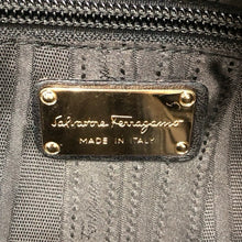 画像をギャラリービューアに読み込む, Salvatore Ferragamo フェラガモ ヴァラ リボン ショルダーバッグ レザー ブラック【中古】レディース
