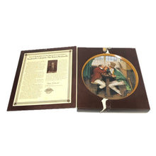 画像をギャラリービューアに読み込む, Norman Rockwell ノーマン ロックウェル コレクタープレート 飾り皿 絵皿 Clinching the Deal インテリア 陶器 ユニセックス 【中古】
