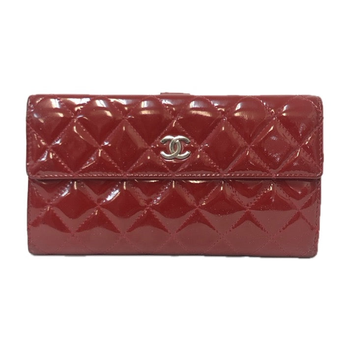 CHANEL シャネル マトラッセ Wホック 長財布 エナメル レッド【中古】 レディース