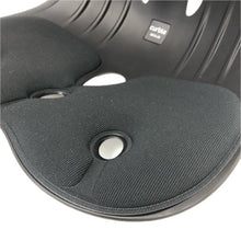 画像をギャラリービューアに読み込む, カーブルチェア 腰らくサポート 健康器具 ブラック【中古】 ユニセックス
