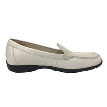 將圖片載入圖庫檢視器 Malena Belloni マレーナ べローニ 型押し ローファー レザー ベージュ 23cm相当【中古】【新品同様】【美品】 レディース
