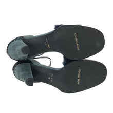 画像をギャラリービューアに読み込む, Glorious Gigot グロリアスジゴ ストラップ サンダル スウェード/ファー/グリッター ダスティブルー 23cm【中古】【新品同様】【美品】レディース
