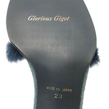 画像をギャラリービューアに読み込む, Glorious Gigot グロリアスジゴ ストラップ サンダル スウェード/ファー/グリッター ダスティブルー 23cm【中古】【新品同様】【美品】レディース
