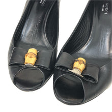 画像をギャラリービューアに読み込む, GUCCI グッチ オープントゥ リボン付 パンプス レザー/バンブー ブラック 6cmヒール サイズ38(25cm相当)【中古】レディース
