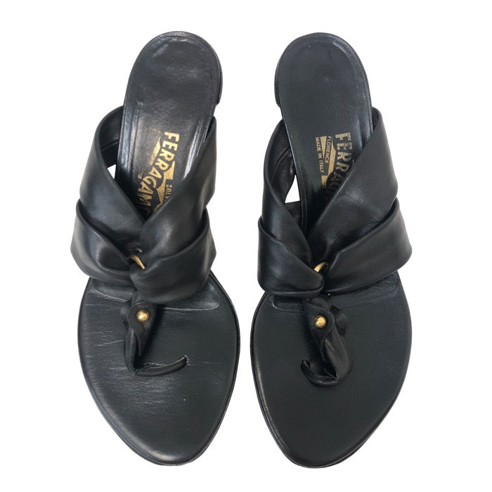 フェラガモ　サンダル　黒　7サイズ Salvatore Ferragamo フェラガモ トングサンダル レザー ブラック 7cm