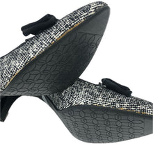 이미지를 갤러리 뷰어에 로드 , Pitti ピッティ ポインテッドトゥ リボン パンプス スウェード ブラック 7cmヒール 24cm【中古】【新品同様】【美品】レディース
