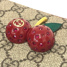 画像をギャラリービューアに読み込む, GUCCI グッチ GGスプリーム チェリー ラウンドファスナー 長財布 476049 ベージュ【中古】 レディース
