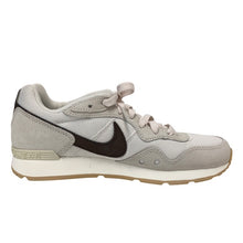 將圖片載入圖庫檢視器 NIKE ナイキ ベンチャー ランナー ローカット スニーカー ベージュ系 23.5cm【中古】 レディース
