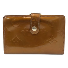 画像をギャラリービューアに読み込む, LOUIS VUITTON ルイ・ヴィトン ポルトフォイユヴィエノワ がま口 二つ折り財布 モノグラムヴェルニ ブロンズ【中古】レディース
