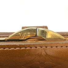 画像をギャラリービューアに読み込む, LOUIS VUITTON ルイ・ヴィトン ポルトフォイユヴィエノワ がま口 二つ折り財布 モノグラムヴェルニ ブロンズ【中古】レディース
