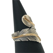 画像をギャラリービューアに読み込む, Harvey Mace ハーヴィーメイス フェザーリング ナバホ インディアンジュエリー スターリングシルバー×12KGF 18号相当【中古】メンズ
