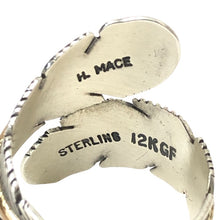 画像をギャラリービューアに読み込む, Harvey Mace ハーヴィーメイス フェザーリング ナバホ インディアンジュエリー スターリングシルバー×12KGF 18号相当【中古】メンズ
