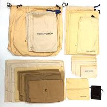 画像をギャラリービューアに読み込む, LOUIS VUITTON ルイ・ヴィトン 保存袋 クロス 35点セット バッグ 靴 財布 アクセサリー【中古】
