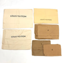 画像をギャラリービューアに読み込む, LOUIS VUITTON ルイ・ヴィトン 保存袋 クロス 35点セット バッグ 靴 財布 アクセサリー【中古】
